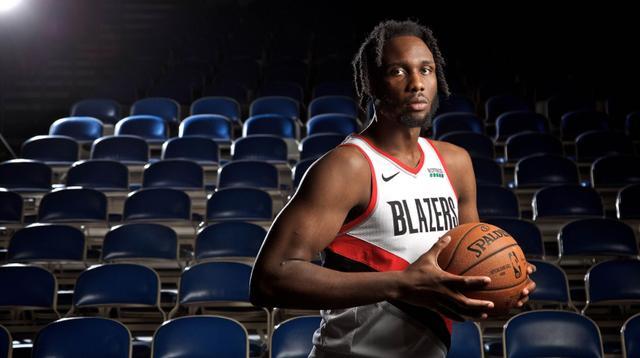 CCTV体育网-斯瓦尼根:一位与命运抗争的NBA球员 曾成功减重80斤但死于肥胖症